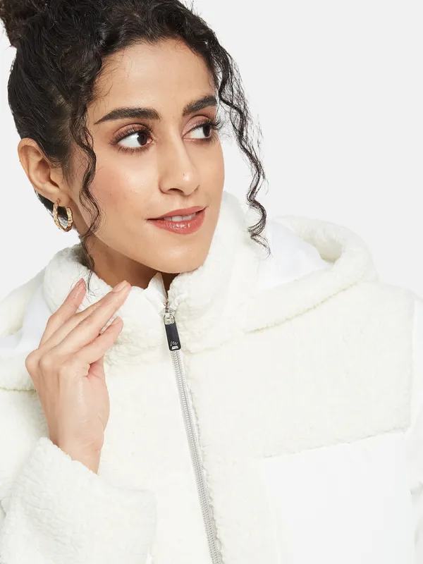 METTLE Women White Knitted Jacket